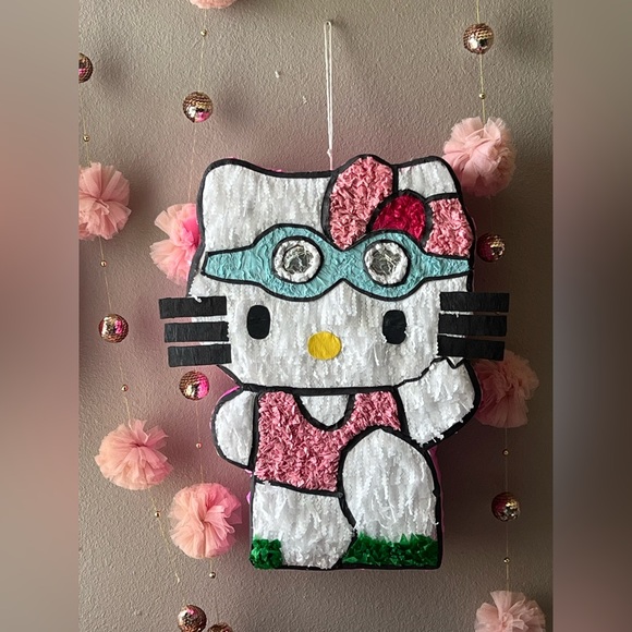 Hello Kitty Swimmer Piñata - Picture 1 of 6